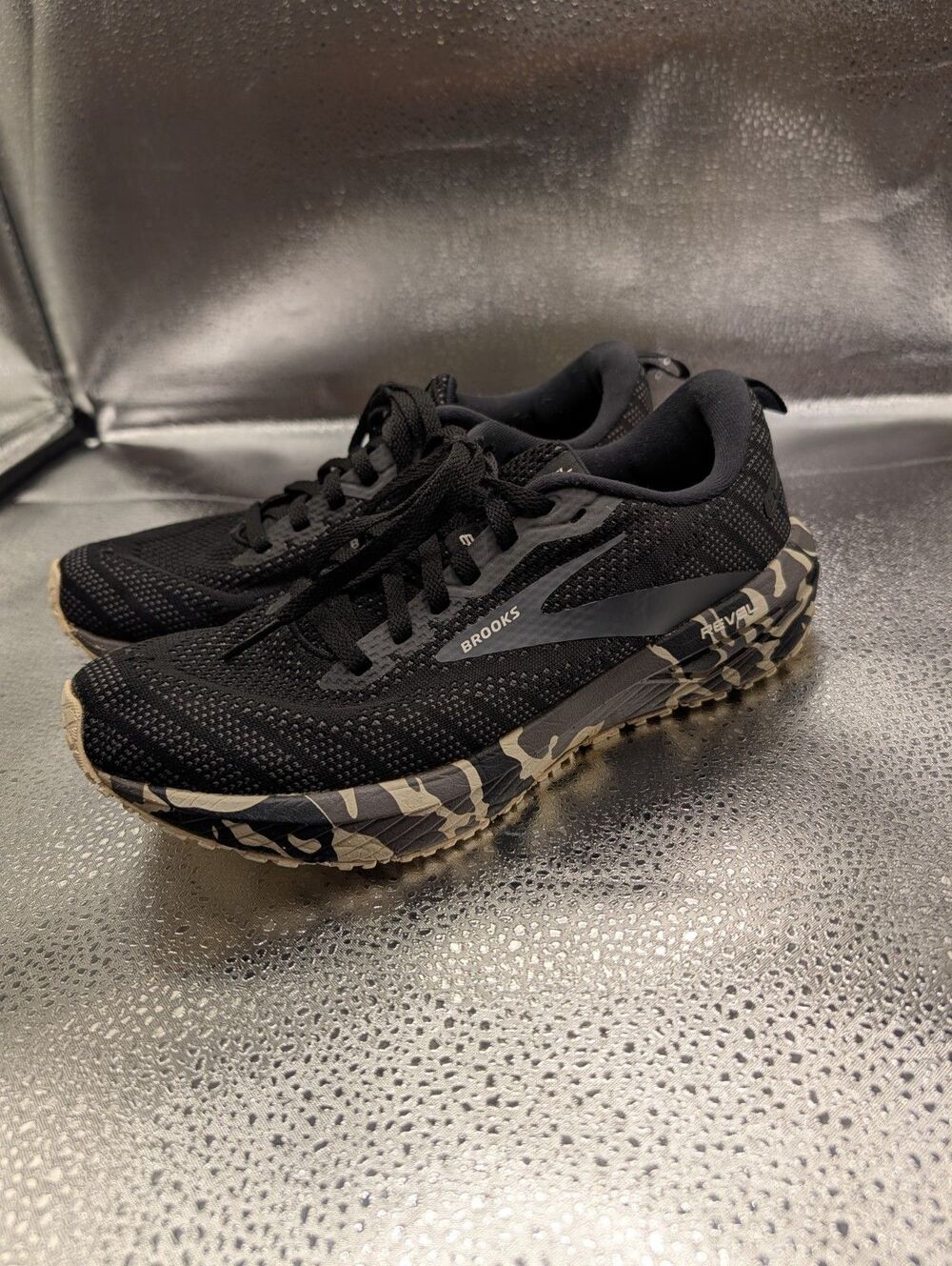 Brooks Revel 6 Women’s Size 8.5 Black Camo Running Shoes 1203861B073